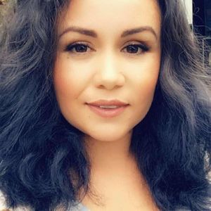 Meet your Posher, Alma